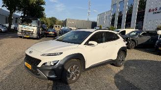 Hyundai Kona 1.6 GDI HEV FASHION BIJGELUID IN MOTOR picture 3