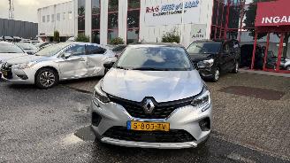 Unfallwagen Renault Captur 1.0 TCE 90 EVOLUTION 2023/4