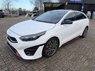 krockskadad bil auto Kia Pro cee d 1.6 T-GDi  150 Kw GT-Line automaat 2024/8
