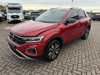 krockskadad bil auto Volkswagen T-Roc 1.5 TSi 150 Pk DSG Goal 2025/5