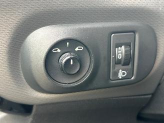 Citroën C4 cactus 1.6 e-HDi Feel AUTOMATIC picture 22