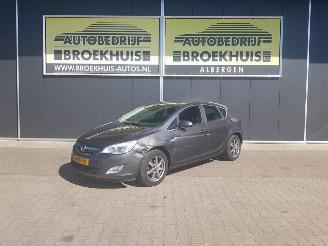 Unfallwagen Opel Astra 1.4 Turbo Sport 2012/2