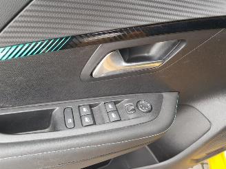 Peugeot 208 1.2 PureTech Allure Pack picture 22