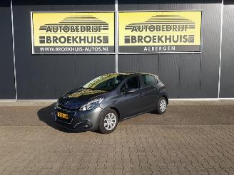 Voiture accidenté Peugeot 208 1.2 PureTech Blue Lion 2017/6