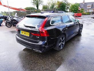 Unfallwagen Volvo V-90 2.0 T4 2018/12