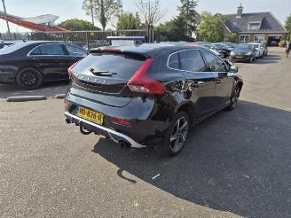 Schadeauto Volvo V-40 2.0 D2 16V 2015/10