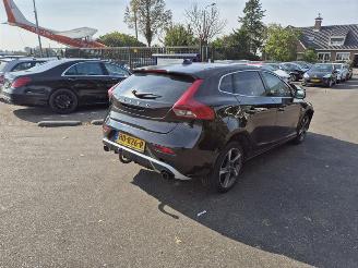 Volvo V-40 2.0 D2 16V picture 2