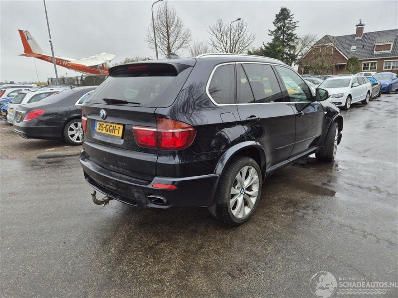 BMW X5 4.8i