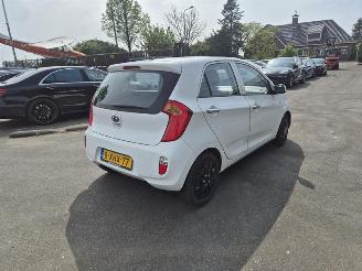 Damaged car Kia Picanto 1.0 12v 2014/11