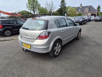 Damaged car Opel Astra SW 1.6 16v 2010/6