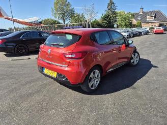 krockskadad bil auto Renault Clio 0.9 Tce 2013/9