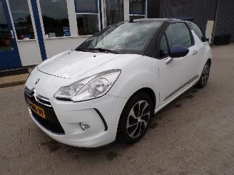 Voiture accidenté Citroën DS3 Cabrio 1.2 VTi Chic 2013/9