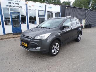Voiture accidenté Ford Kuga 1,5 eco boost trend edition 2015/4