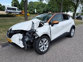 Voiture accidenté Renault Captur E-TECH PLUG-IN HYBRID  1598 cc 2020/12