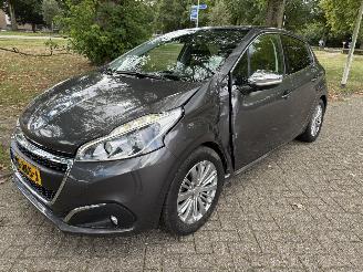 skadebil auto Peugeot 208  2018/1