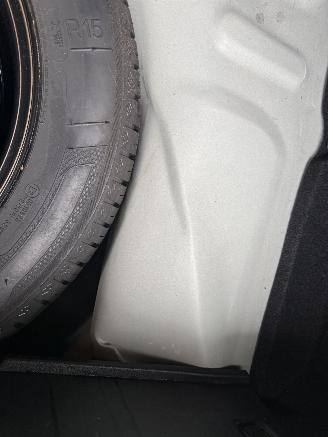 Peugeot 208  picture 13