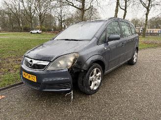 Damaged car Opel Zafira  2006/1