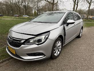 Vaurioauto  passenger cars Opel Astra SPORTS TOURER+ 2019/1