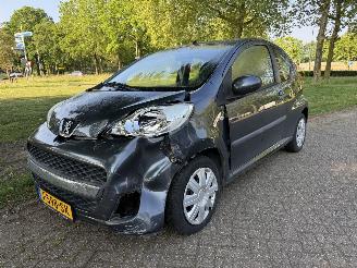 krockskadad bil auto Peugeot 107  2009/1
