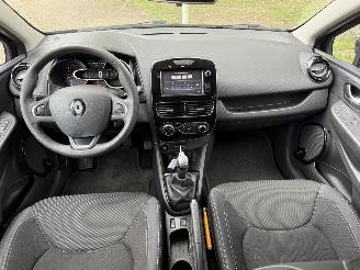Renault Clio  picture 22