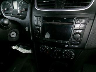 Suzuki Swift 1.3 D Grand Luxe 5DRS picture 27