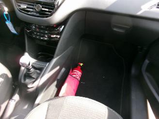 Peugeot 208 1.2 Allure 5 DRS picture 23