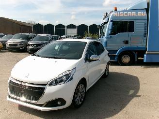 Avarii autoturisme Peugeot 208 1.2 Allure 5 DRS 2019/1