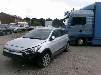 skadebil auto Hyundai I-20 1.0 Cross 2017/8