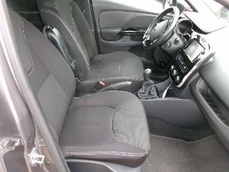 Renault Clio 0.9 Comfort 5 Drs picture 15