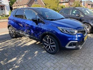 Coche accidentado Renault Captur Version-S 1.3 150PK 4cil VASTE PRIJS 2019/5