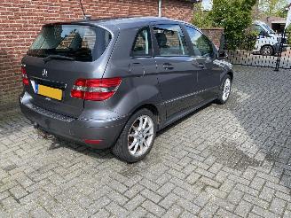 Mercedes B-klasse 180 Business Class bak en motor uitgevallen picture 20