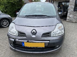 Renault Modus Automaat 1.6 82KW VASTE PRIJS picture 4