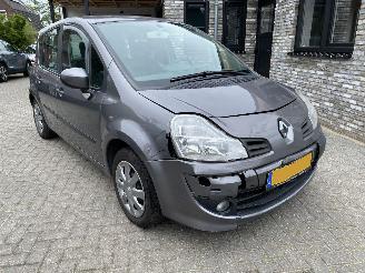 Renault Modus Automaat 1.6 82KW VASTE PRIJS picture 5