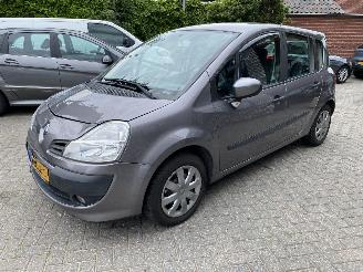 Renault Modus Automaat 1.6 82KW VASTE PRIJS picture 2
