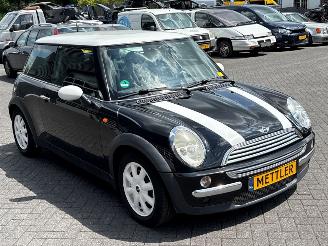 Mini Mini 1.6 16V Cooper Hatchback  Benzine 1.598cc 85kW (116pk) FWD picture 7