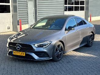 uszkodzony samochody osobowe Mercedes Cla-klasse 1.3 CLA-200 Turbo 16V Sedan 4Dr Benzine 1.332cc 120kW (163pk) FWD 2022/1