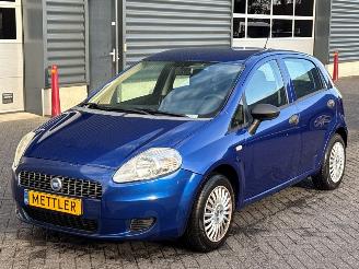 Unfallwagen Fiat Grande Punto 1.4 Hatchback  Benzine 1.368cc 57kW (77pk) FWD 2007/1