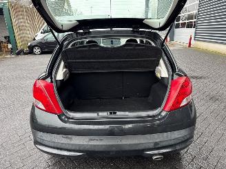 Peugeot 207 1.6 16V VTRi Hatchback  Benzine 1.598cc 88kW (120pk) FWD picture 9