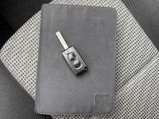 Peugeot 207 1.6 16V VTRi Hatchback  Benzine 1.598cc 88kW (120pk) FWD picture 19