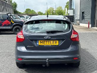 Ford Focus 1.6 Ti-VCT 16V 125 Hatchback picture 4