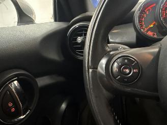 Mini Cooper 1.5 12V Cooper Hatchback 2Dr Benzine 1.499cc 100kW (136pk) FWD picture 14