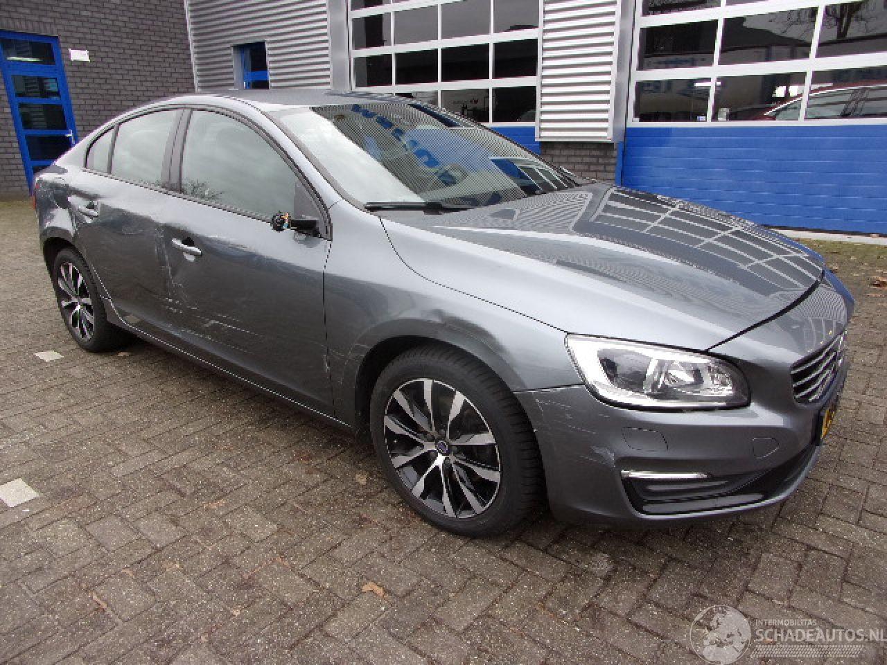 Volvo S-60 2.0 D2 POLAR+ DYNAMIC
