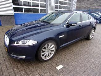 uszkodzony samochody osobowe Jaguar XF 2.2 D SCHADEVRIJ 2012/6
