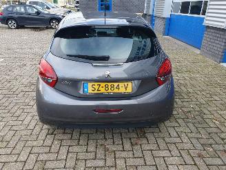 Peugeot 208 1.2 PureTech Blue Lion picture 4