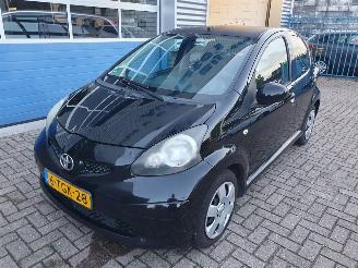 damaged passenger cars Toyota Aygo 1.0-12V 2007/10