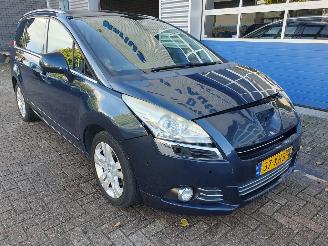 Auto incidentate Peugeot 5008 1.6 THP Allure 7 persoons 2012/6