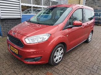 Schadeauto Ford Tourneo Courier 1.0 Titanium 2015/3