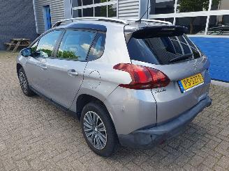 Peugeot 2008 1.2 PureTech Blue Lion picture 4