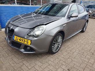 Schadeauto Alfa Romeo Giulietta 1.4 Turbo MultiAir Automaat 2016/3