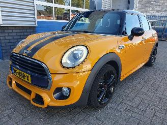 Voiture accidenté Mini Cooper John cooper works - 1.5 Cooper Serious Business 2017/11
